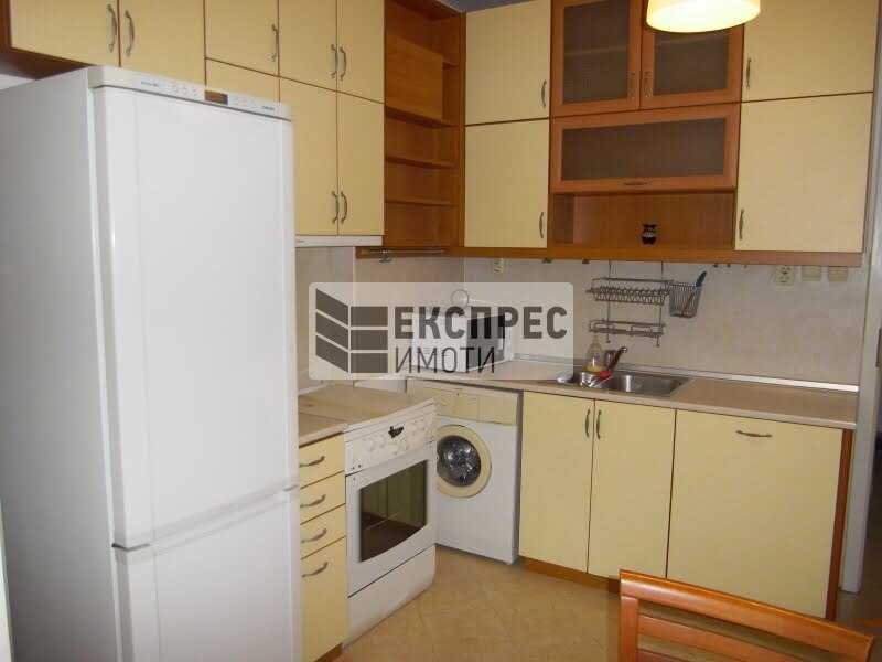 Обзаведен Тристаен апартамент