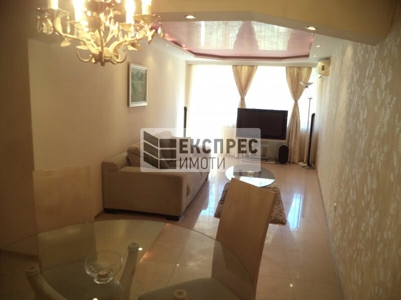 Furnished 2 Schlafzimmer Wohnung