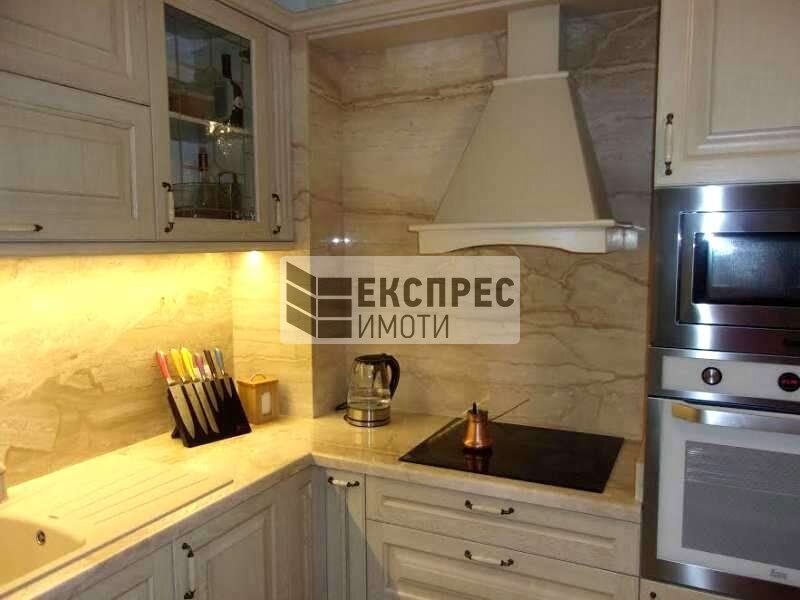 Луксозен, Обзаведен Тристаен апартамент
