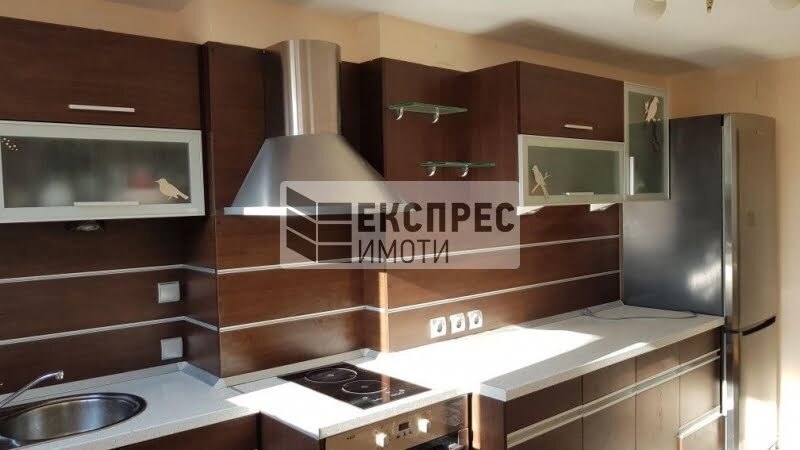 Обзаведен Тристаен апартамент