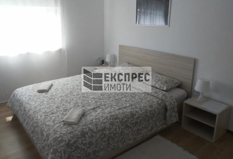 Newly furnished 2 Schlafzimmer Wohnung