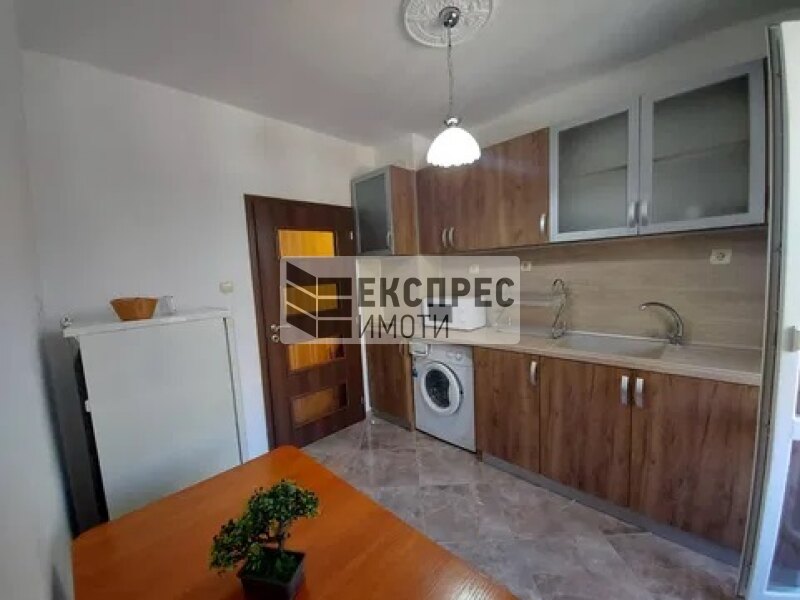 Обзаведен Тристаен апартамент