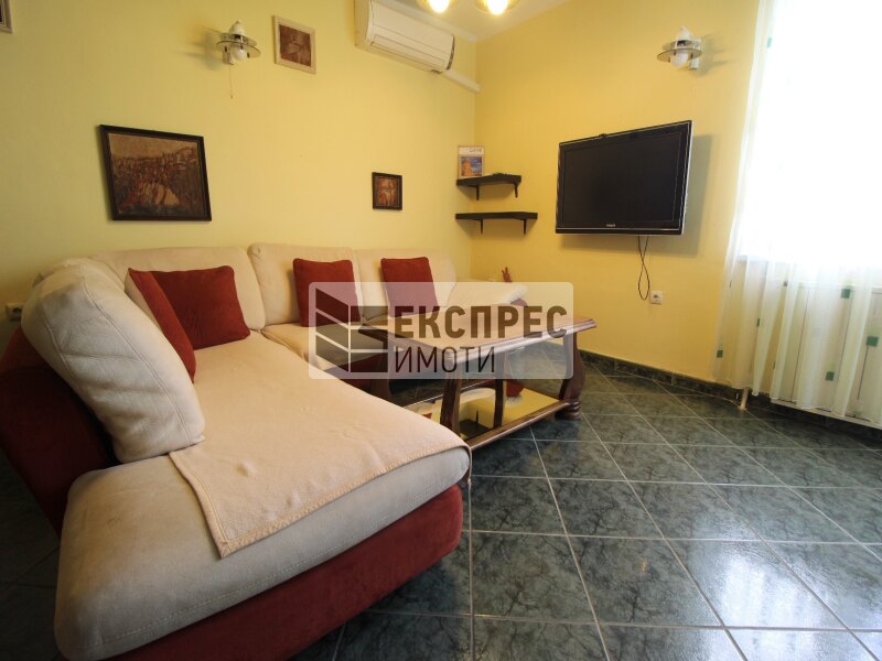 Furnished 2 bedroom apartment