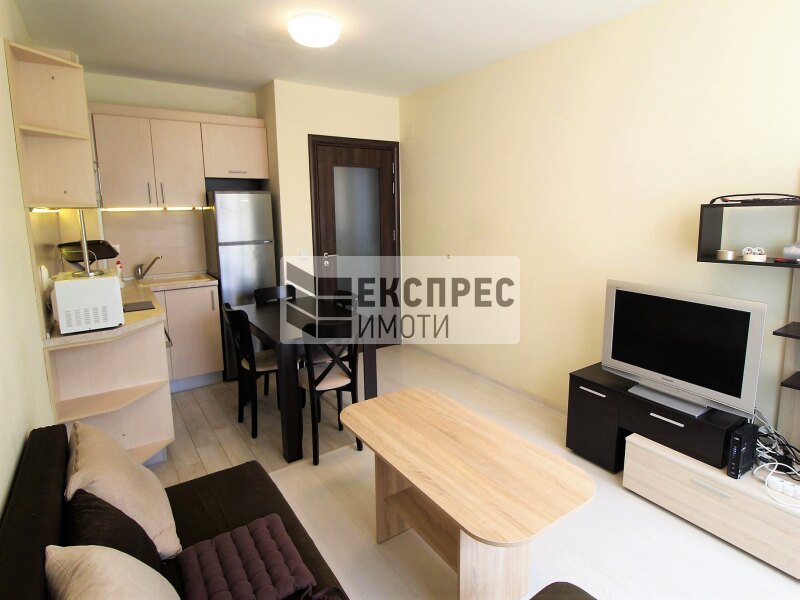 New, Furnished 1 Schlafzimmer Wohnung