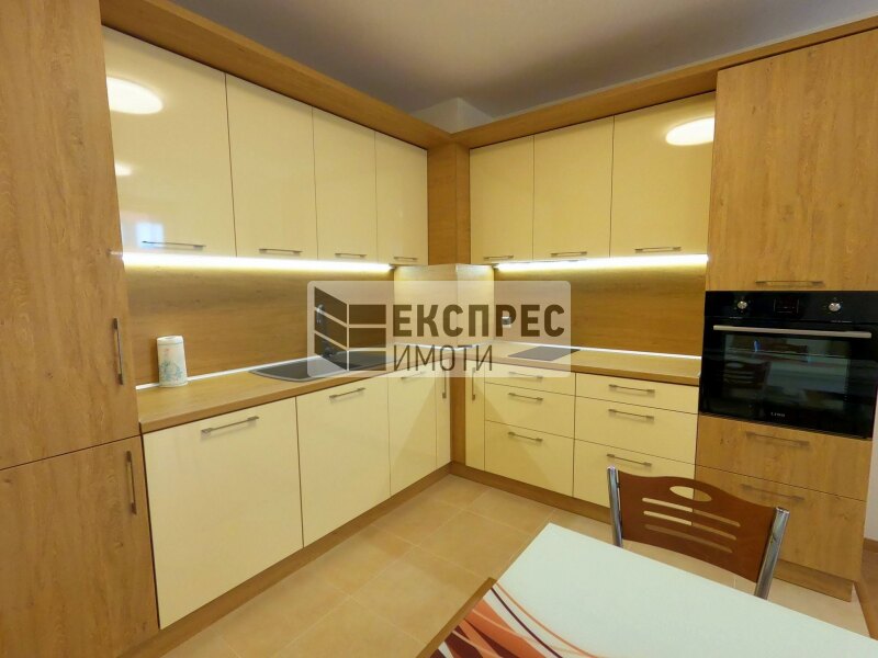 Нов, Луксозен, Обзаведен Двустаен апартамент