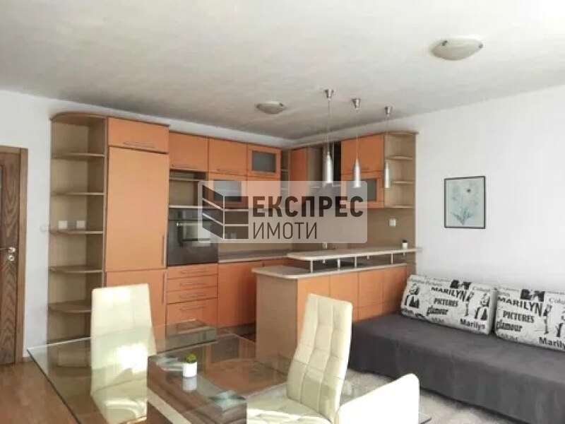 Furnished 3 Schlafzimmer Wohnung