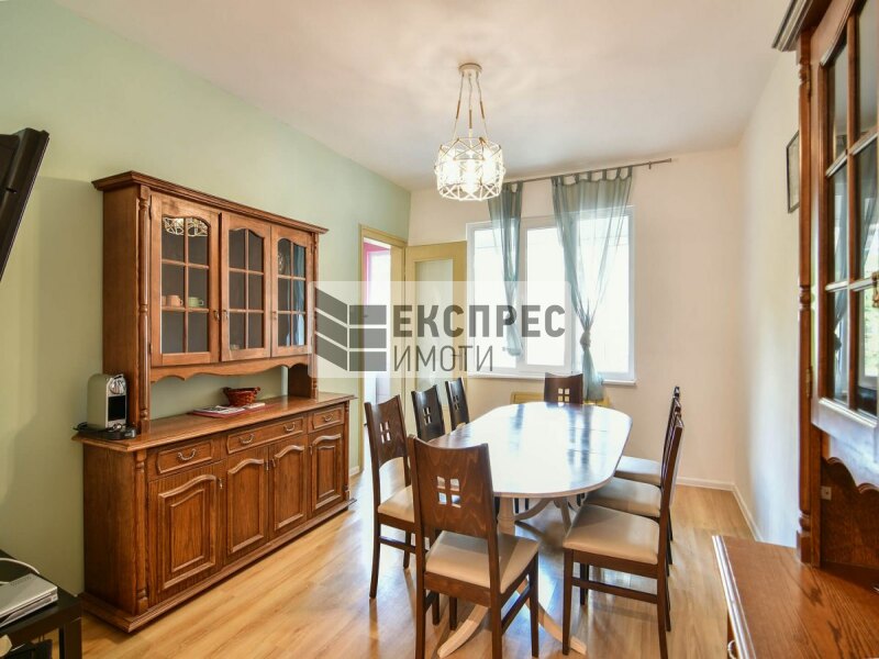 Furnished 2 bedroom apartment