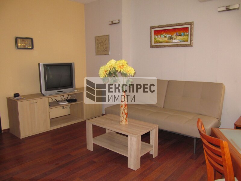 Furnished, 2 bedroom apartment