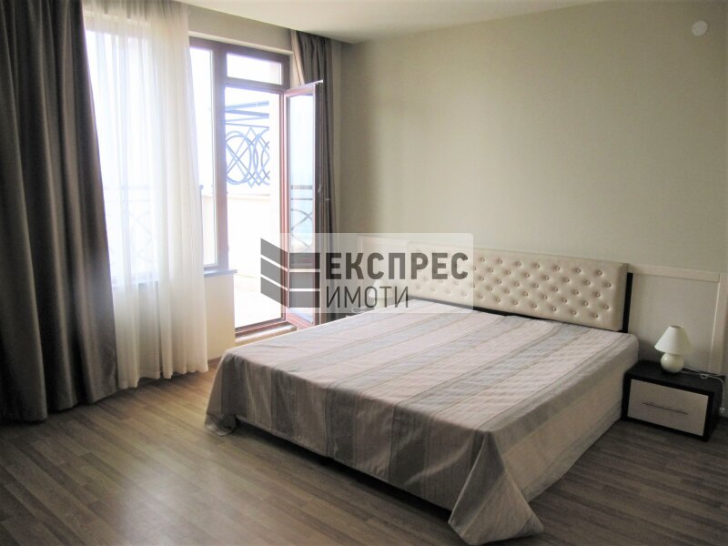 Furnished, 3 bedroom apartment