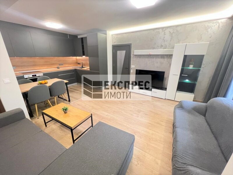 Möbliert, Neu, 1 Schlafzimmer Wohnung