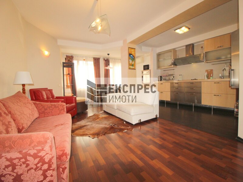 Luxuriously, furnished 2 Schlafzimmer Wohnung