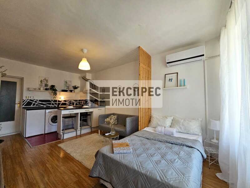 Furnished Studio