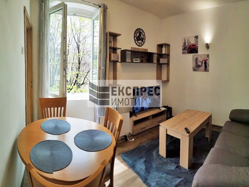  1 Schlafzimmer Wohnung