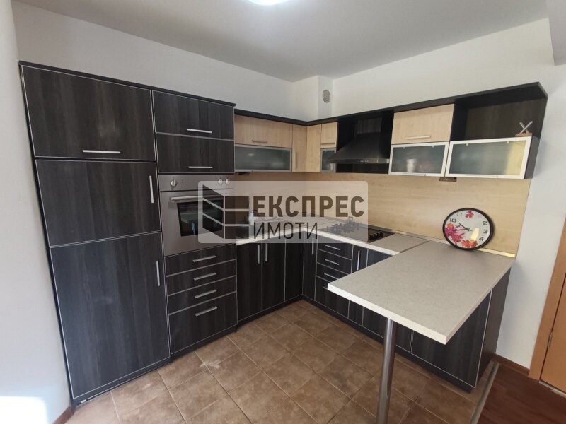 Обзаведен, Тристаен апартамент