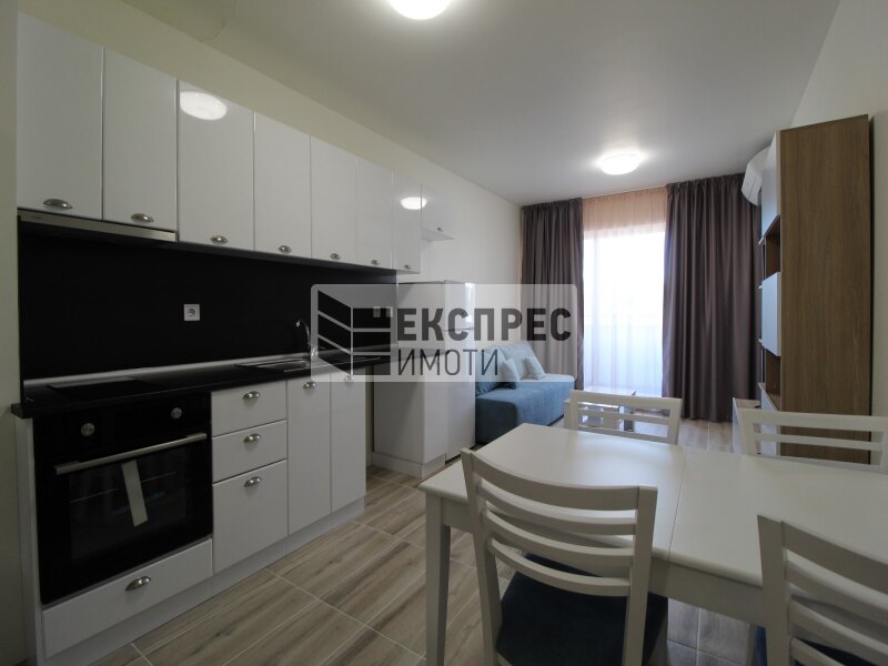 Furnished, Studio