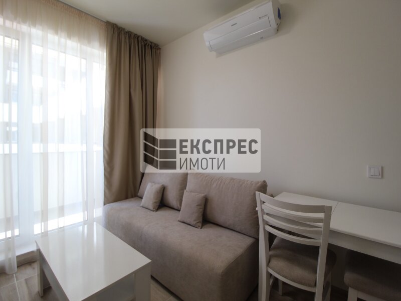 Furnished, Studio
