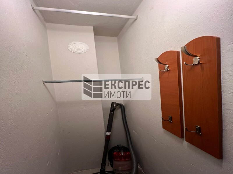 Нов, Луксозно, Обзаведен Двустаен апартамент, Окръжна болница