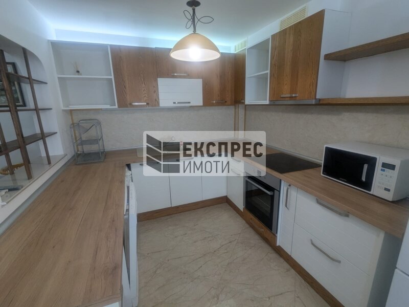 Обзаведен Тристаен апартамент