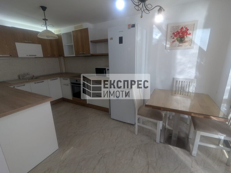 Обзаведен Тристаен апартамент, Окръжна болница