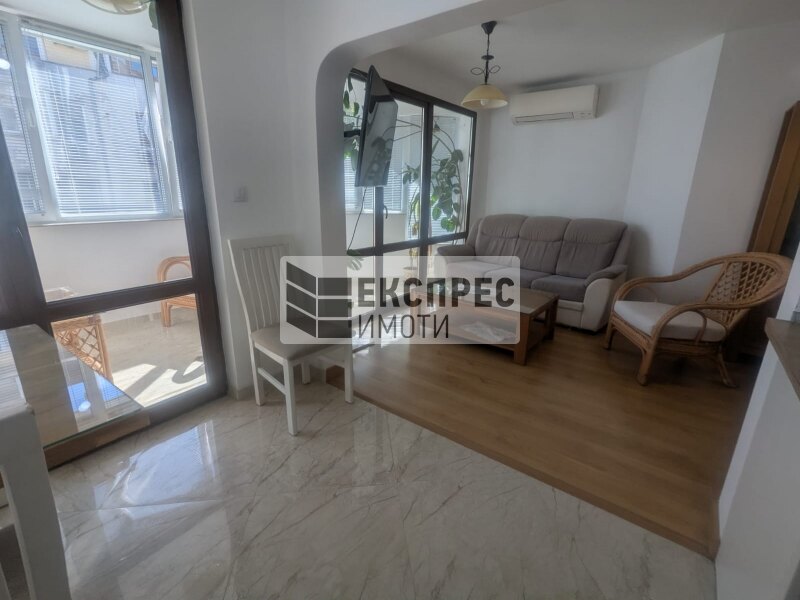 Обзаведен Тристаен апартамент, Окръжна болница