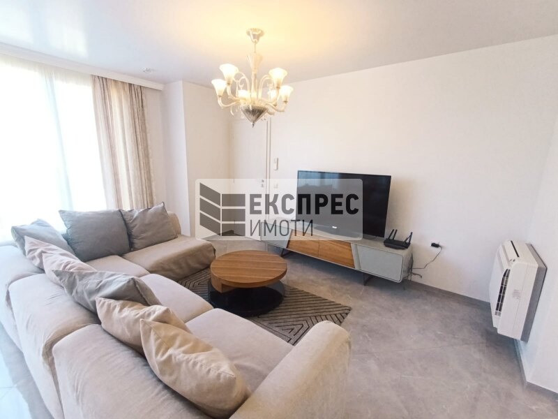 Обзаведен Четиристаен апартамент, Център