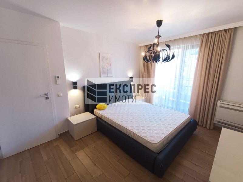 Обзаведен Четиристаен апартамент, Център