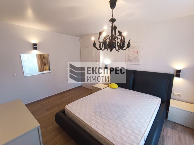 Обзаведен Четиристаен апартамент, Център