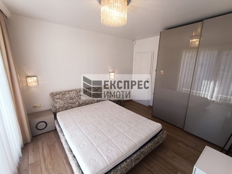 Обзаведен Четиристаен апартамент, Център