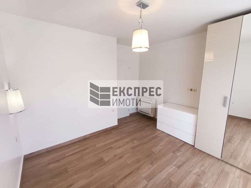 Обзаведен Четиристаен апартамент, Център