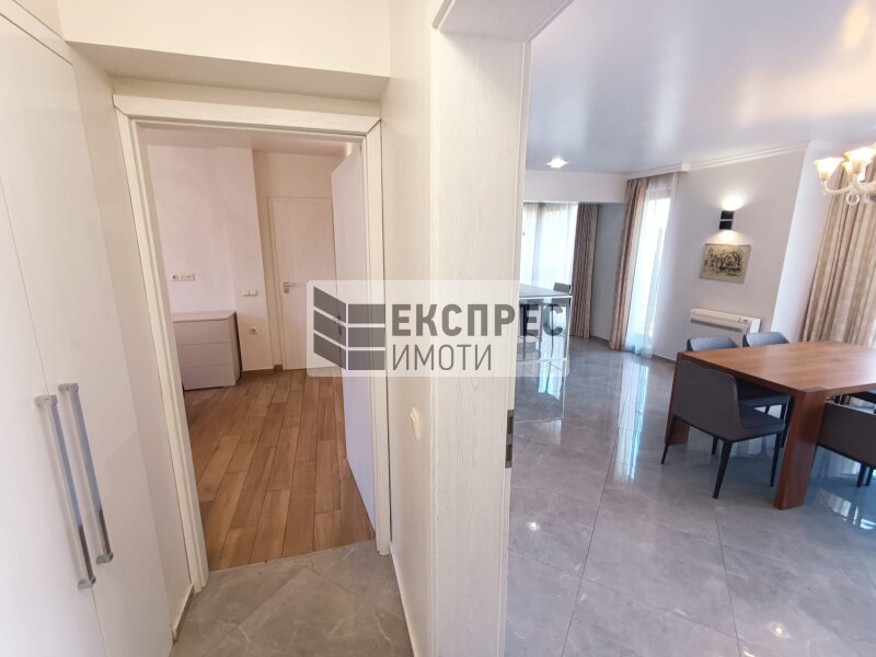 Обзаведен Четиристаен апартамент, Център