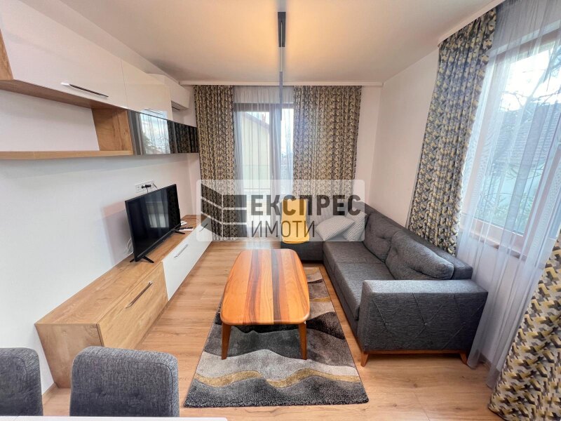 Нов, Обзаведен, Тристаен апартамент