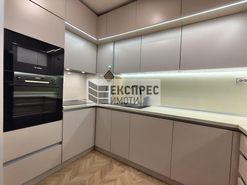 ОБЗАВЕДЕН Двустаен апартамент