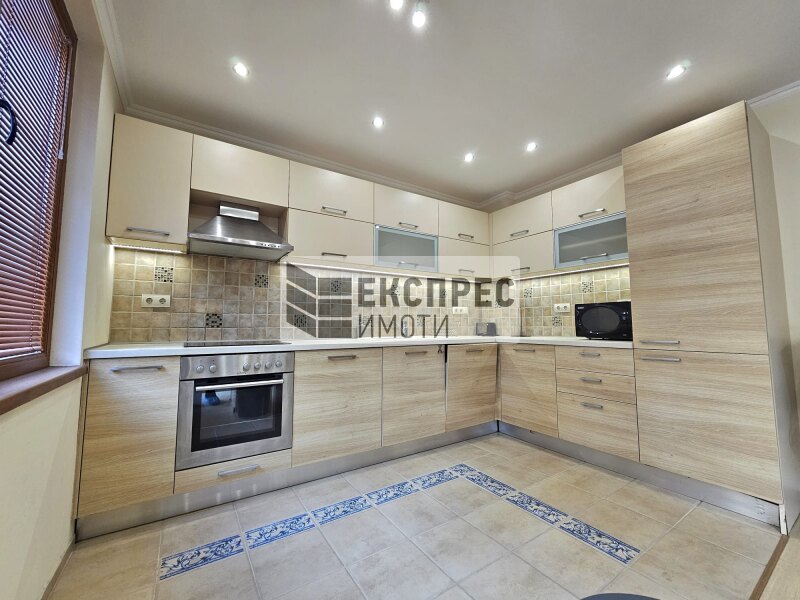 Luxury Furnished 2 Schlafzimmer Wohnung