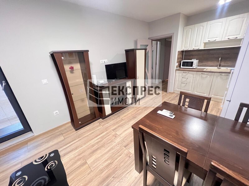 Neu, Möbliert 1 Schlafzimmer Wohnung