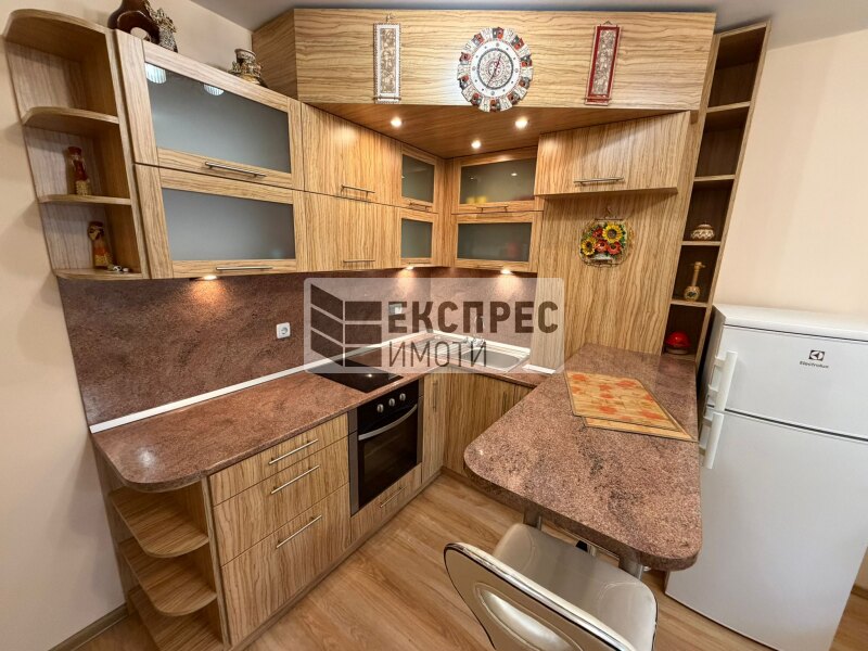 Обзавeден Двустаен апартамент