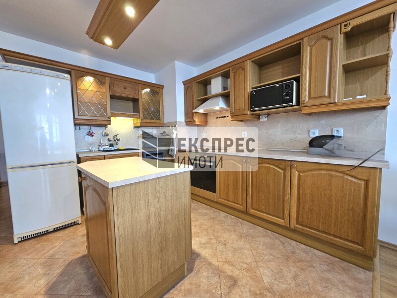 Обзаведен Четиристаен апартамент