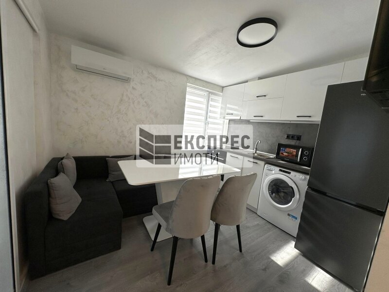 Furnished 2 bedroom apartment