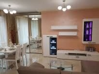 Обзаведен, нов, луксозен Тристаен апартамент, Изток