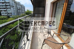 Обзаведен Двустаен апартамент, Червен площад