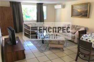 Furnished House, Pchelina