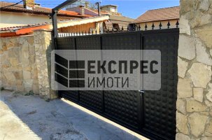 Furnished House, Pchelina