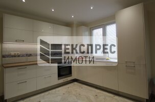 Нов, Луксозно, Обзаведен Двустаен апартамент, Център