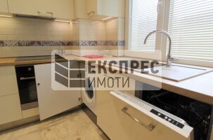 Нов, Луксозно, Обзаведен Двустаен апартамент, Център