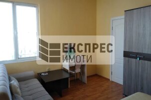 Обзаведен Тристаен апартамент, Червен площад