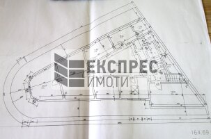  Floor of a house, Center