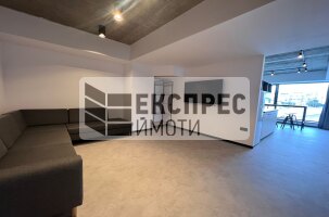 Нов, Обзаведен Четиристаен апартамент, Окръжна болница