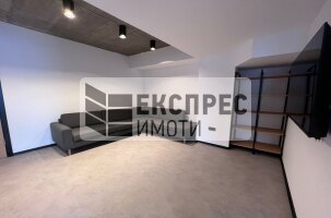 Нов, Обзаведен Четиристаен апартамент, Окръжна болница