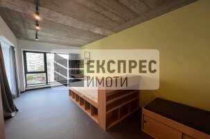 Нов, Обзаведен Четиристаен апартамент, Окръжна болница