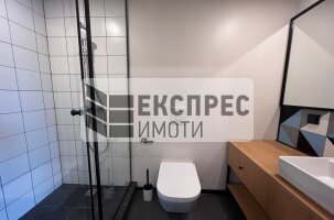 Нов, Обзаведен Четиристаен апартамент, Окръжна болница