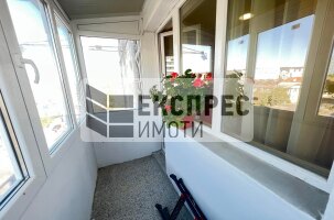 Обзаведен Тристаен апартамент, Окръжна болница